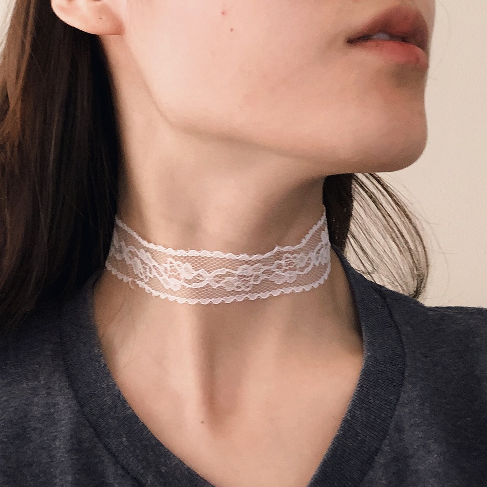 White lace choker